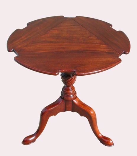 Picture of GEORGE II STYLE MAHOGANY DROP-LEAF TRIPOD TABLE